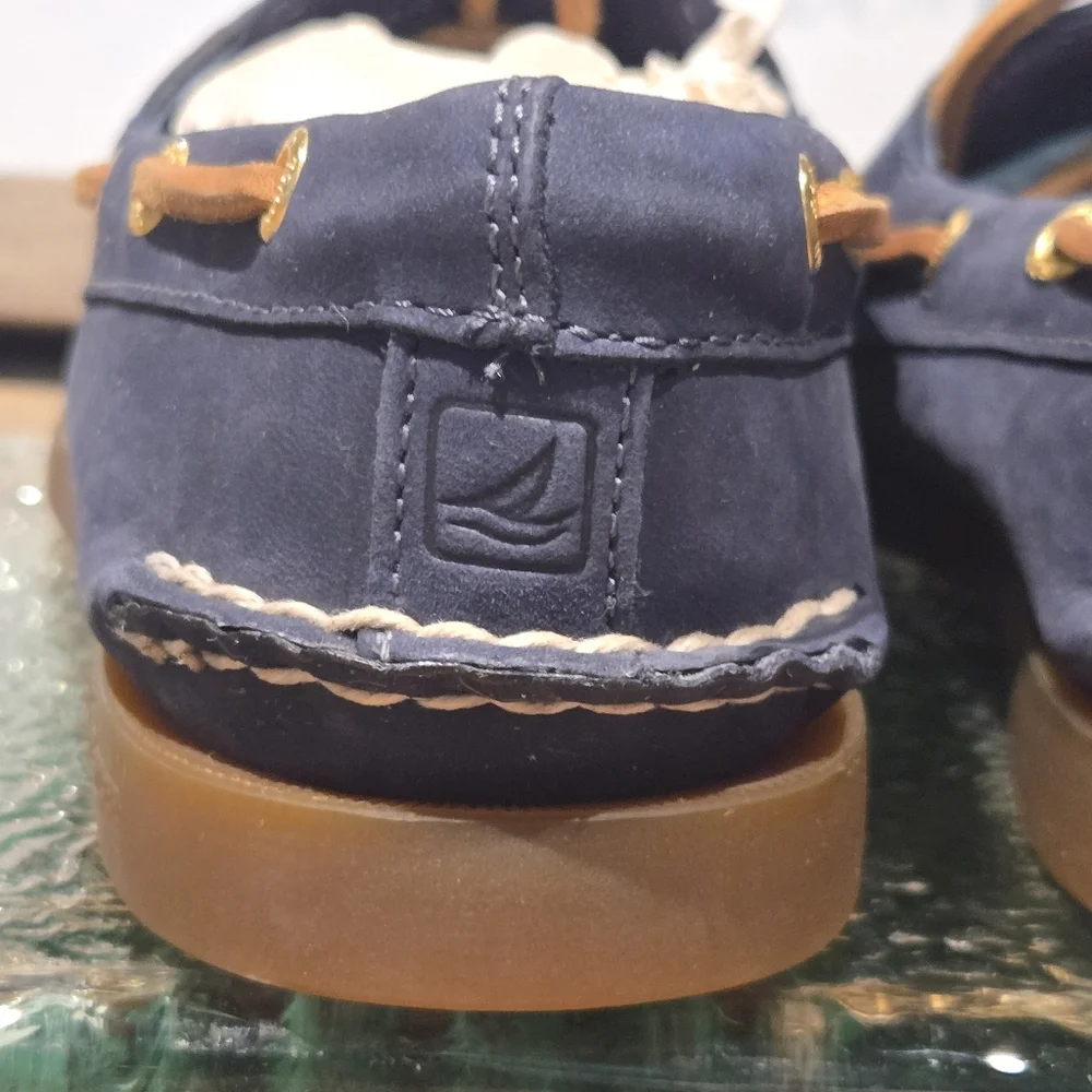 Sperry Blue and Tan Boat Wmn 5.5 - Picture 5 of 9